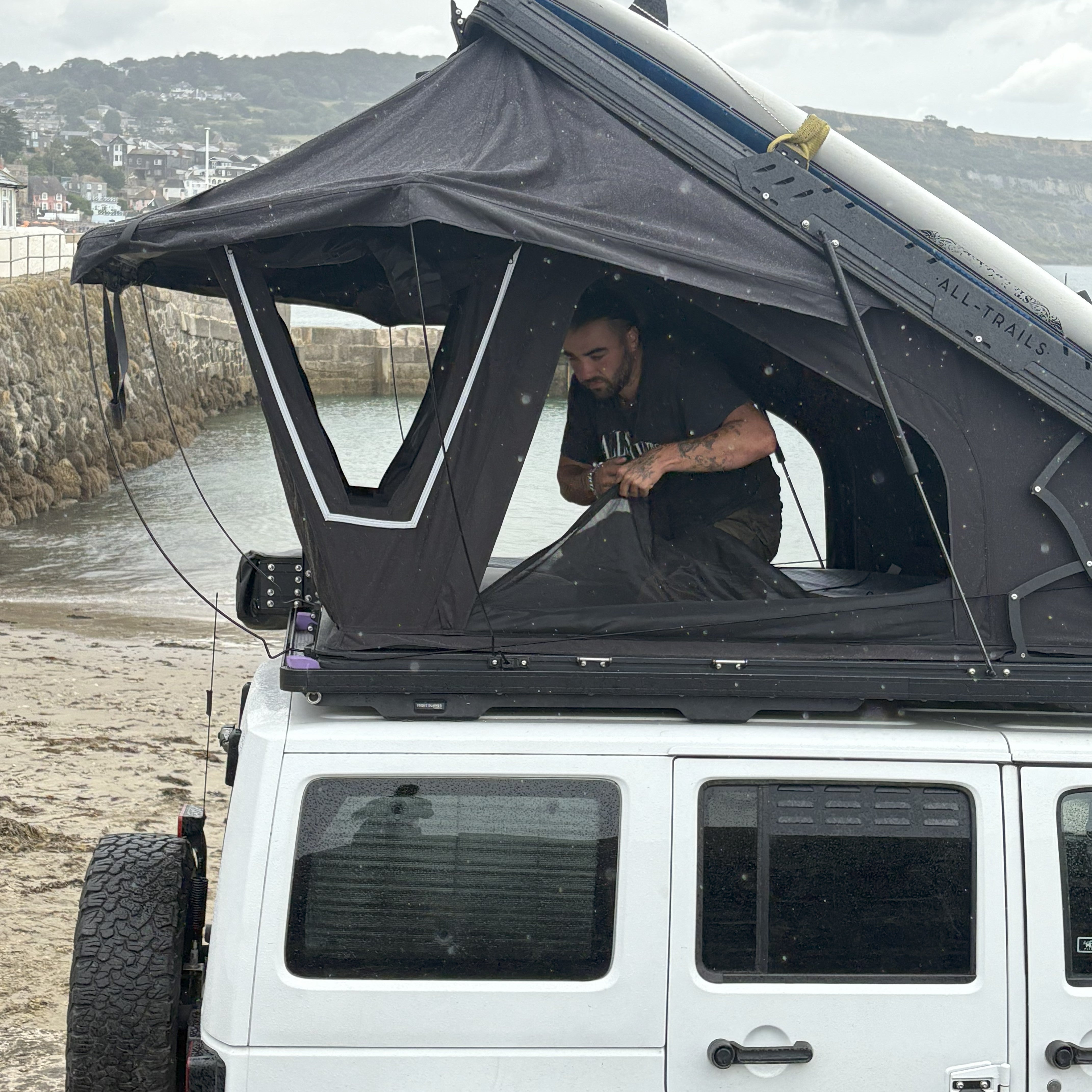 145cm AT101 Hard Shell Roof Tent
