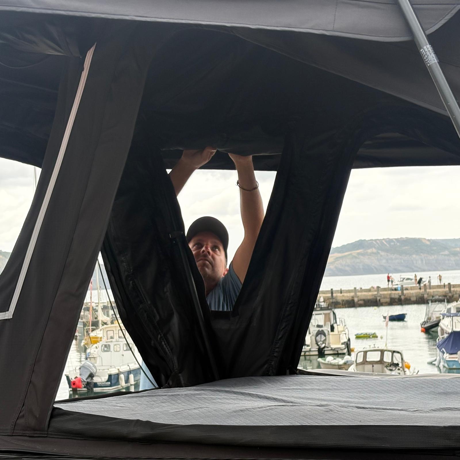 145cm AT101 Hard Shell Roof Tent